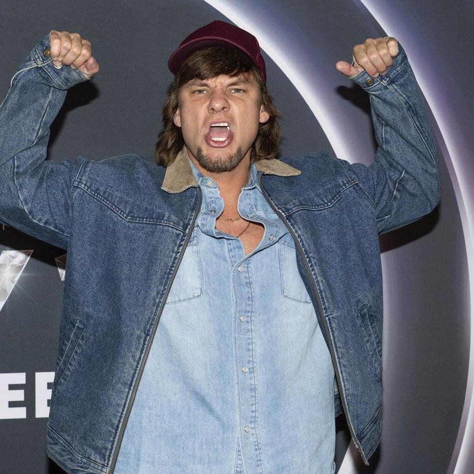 Theo Von riffs on drugs, disabilities and homosexuality before Trump speaks at US base in Qatar